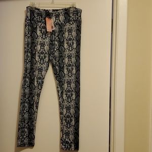 NWT: Fornia High Rise Legging